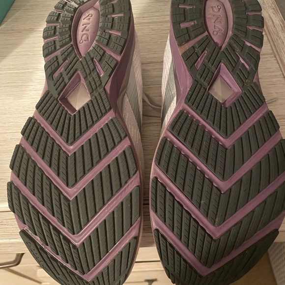 Size 11 Brooks - Picture 3 of 3